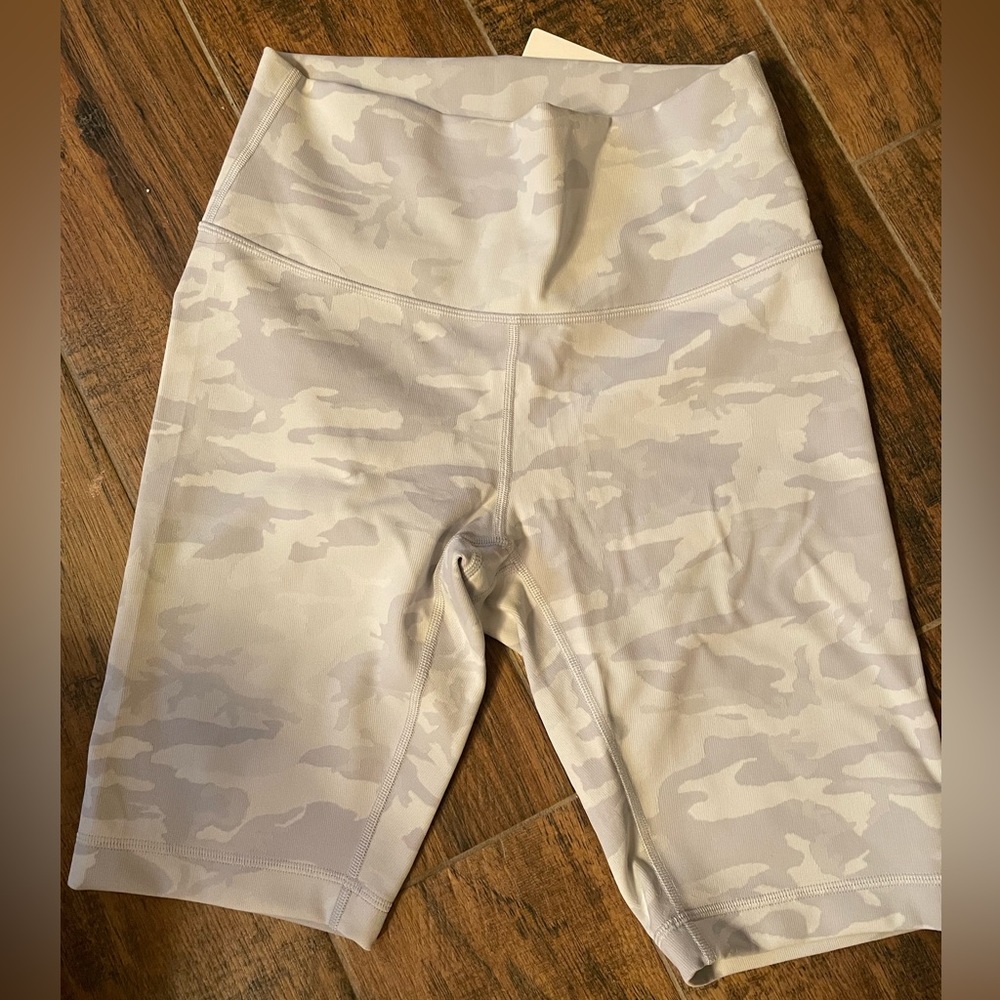 Lululemon Wunder Under 10” Camo Shorts